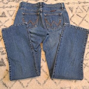 Wrangler Cowgirl cut jeans